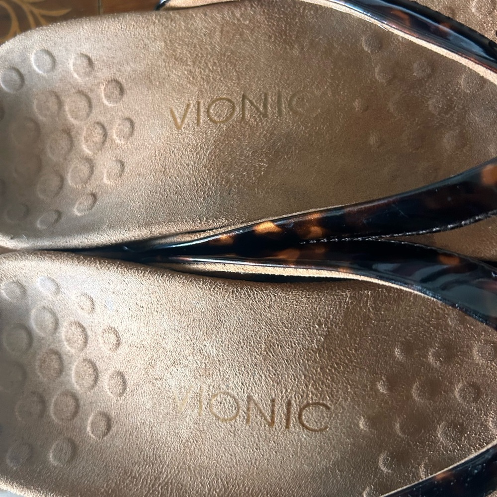 Vionic Bella Toe Post Sandle - image 4